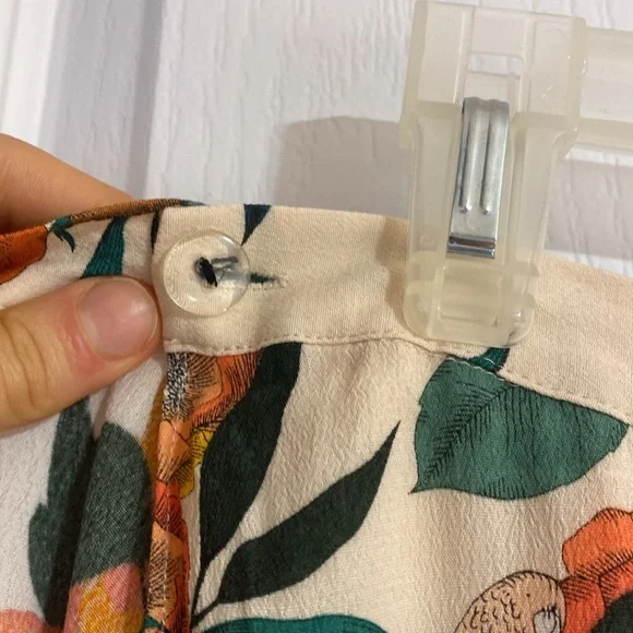 Guess Asymmetrical Tropical Floral Leafy Wrap Tie Skirt Size Small - Picture 6 of 9